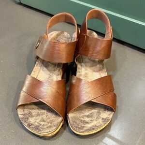 Women’s Pierre Dumas Chantal Wedge Sandal, Size 8